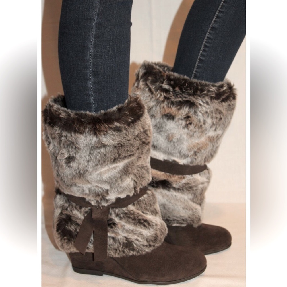 BCBGENERATION Brown Suede Faux Mink Fur FREESIA Wedge Boots